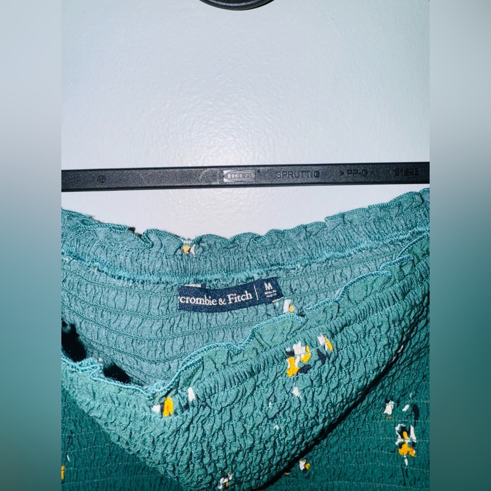 🌻 𝐀𝐛𝐞𝐫𝐜𝐫𝐨𝐦𝐛𝐢𝐞 & 𝐅𝐢𝐭𝐜𝐡 𝐅𝐥𝐨𝐫𝐚𝐥 𝐂𝐫𝐨𝐩 𝐓𝐨𝐩 - Picture 2 of 2
